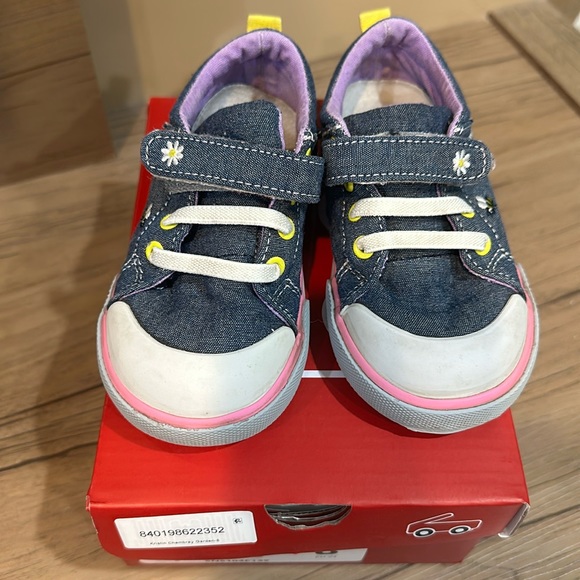 See Kai run Kristin chambray garden embroidered sneakers size 8c - Picture 1 of 5